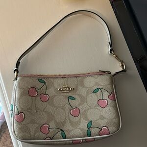 Coach cherry nolita